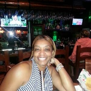 Meet your Posher, Dina